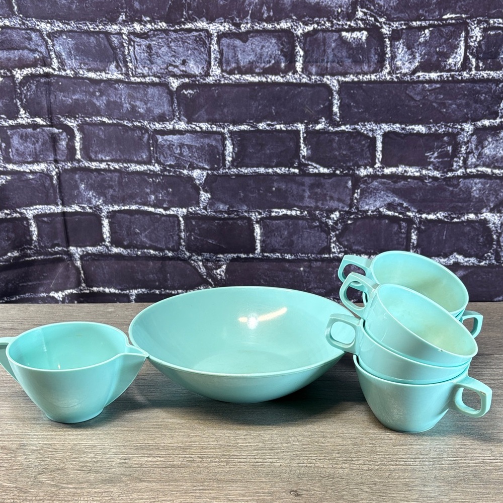 Vintage Turquoise Melmac Set